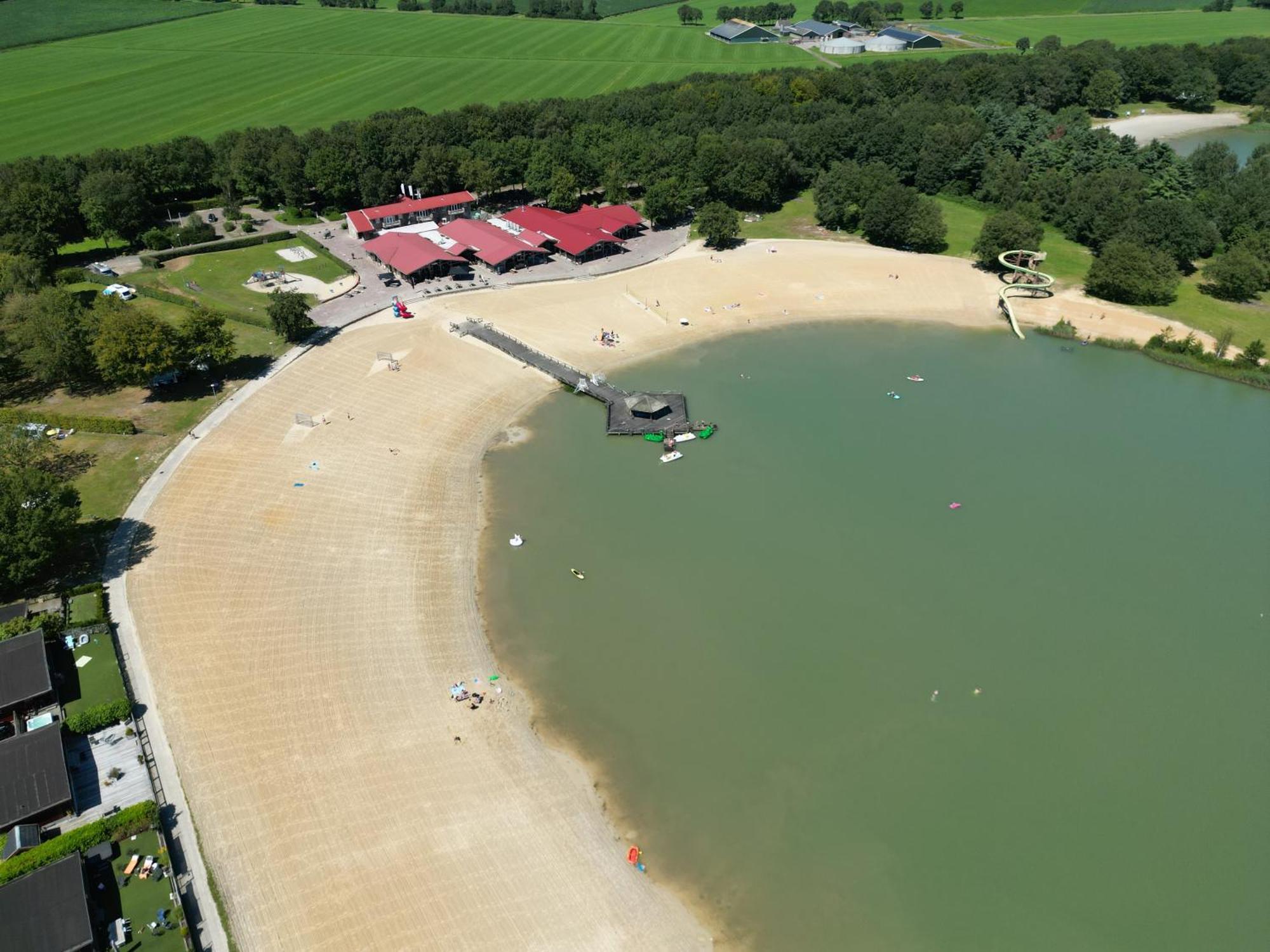Gezellig Chalet Met 2 Slaapkamers En Zicht Op Het Water Erm Eksteriør bilde